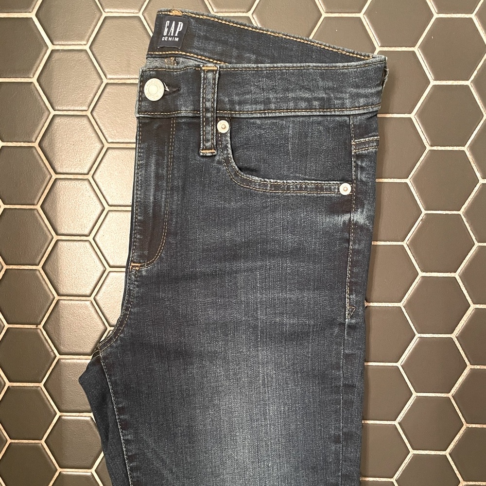 NWOT Gap True Skinny Jeans